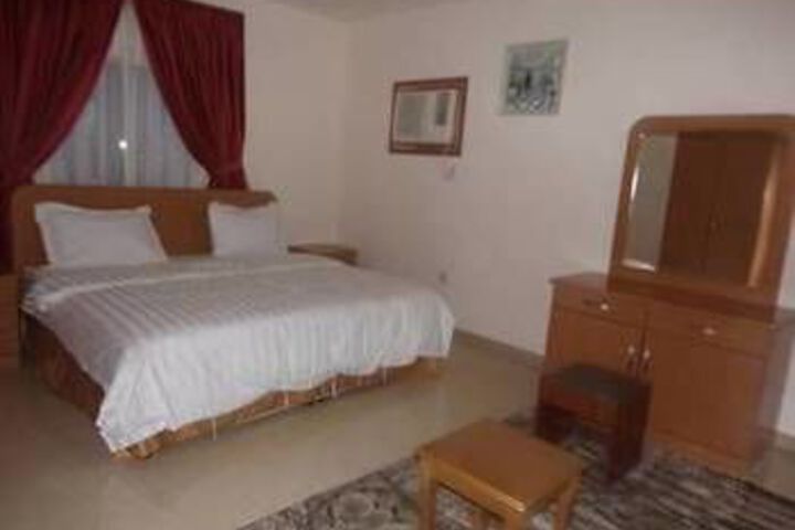 Room 6 of 15