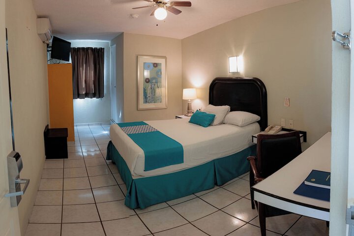Room 16 of 79