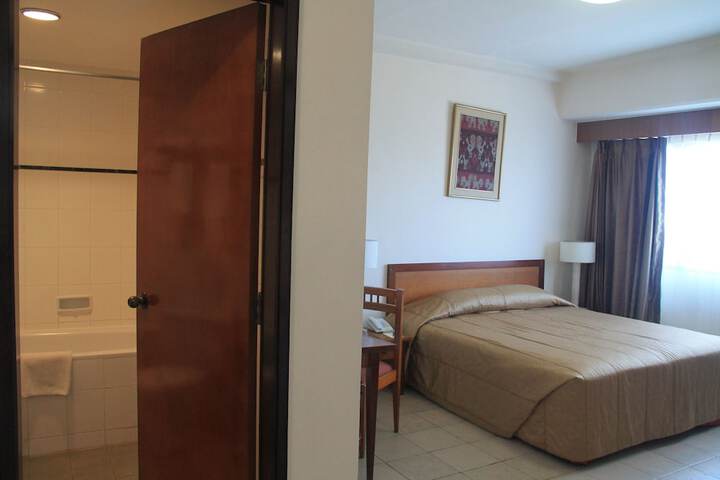 Room 3 of 88