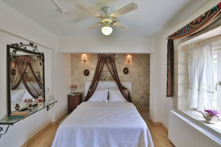 Room 7 of 60