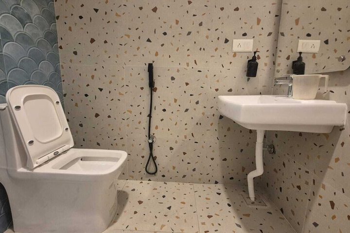 Room 4 of 5