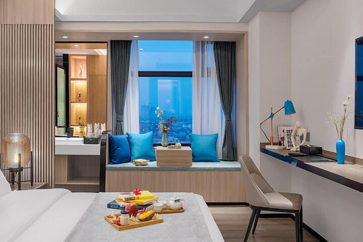 Room 9 of 26