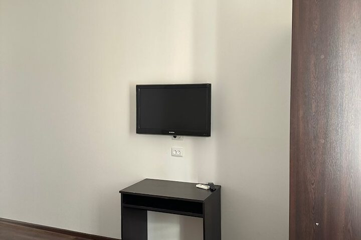 Room 8 of 87