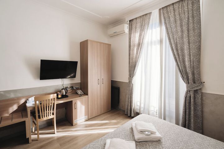 Room 118 of 180