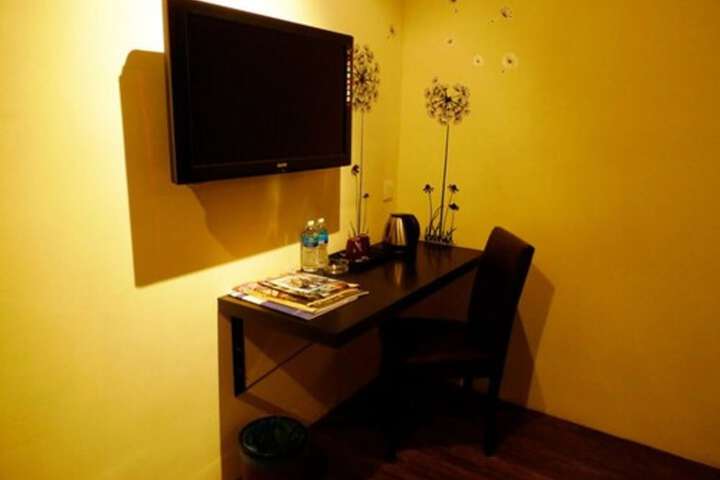 Room 21 of 32
