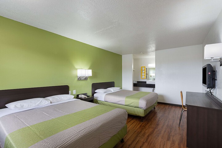 Room 6 of 22