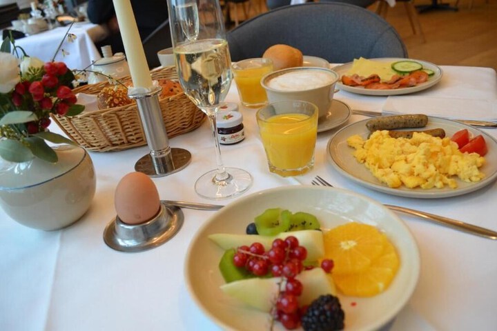 Breakfast/Coffee Service 39 of 48