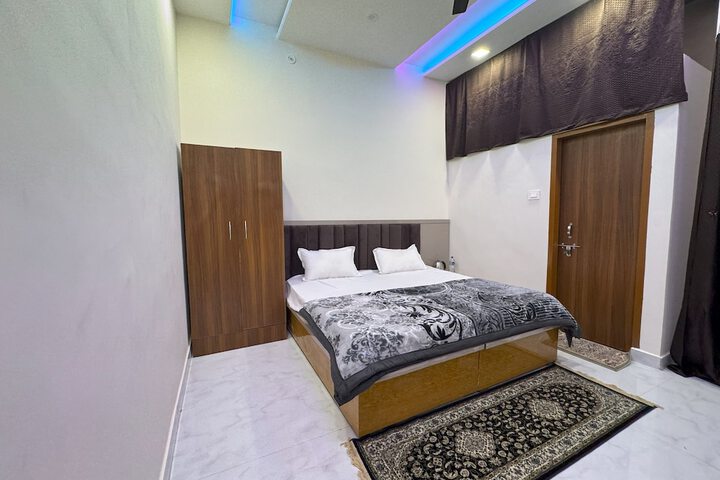 Room 25 of 39
