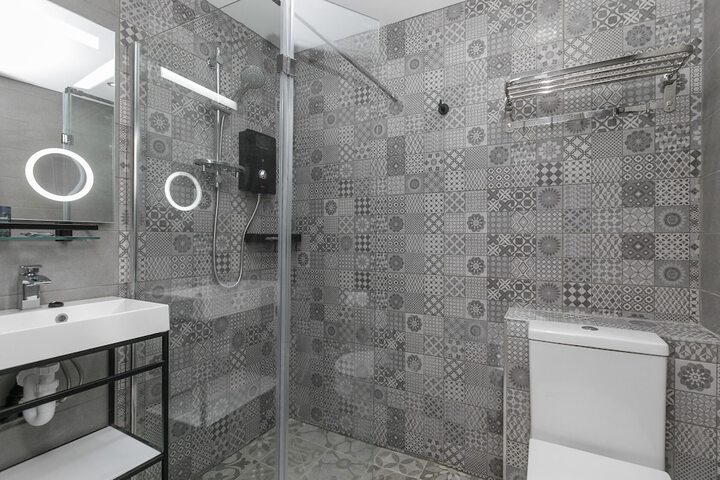 Room 34 of 48