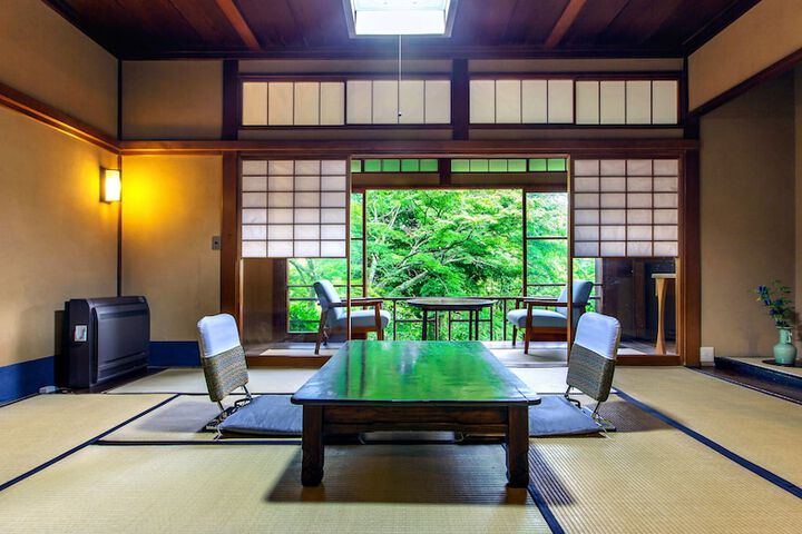 Room 4 of 110