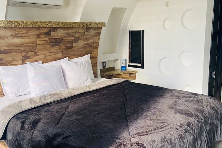 Room 4 of 30