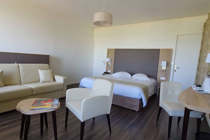 Room 18 of 38