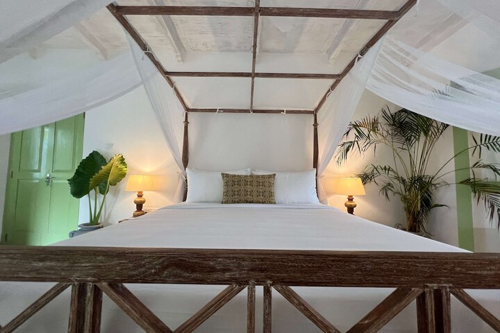 Room 10 of 79