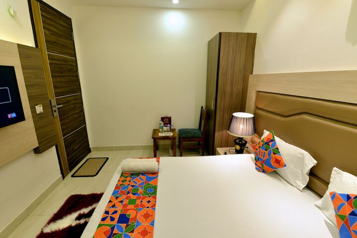 Room 25 of 48