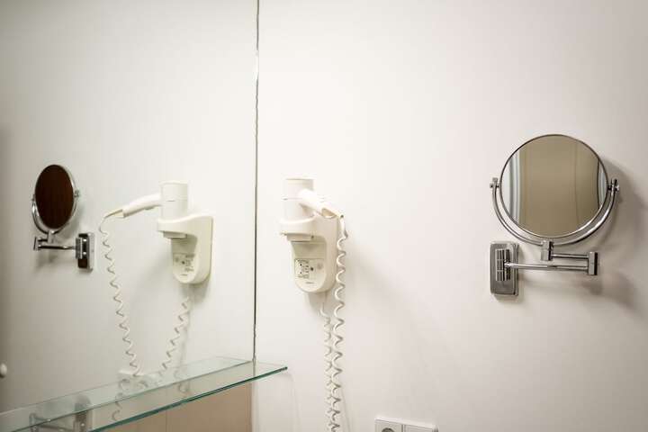 Room 93 of 101