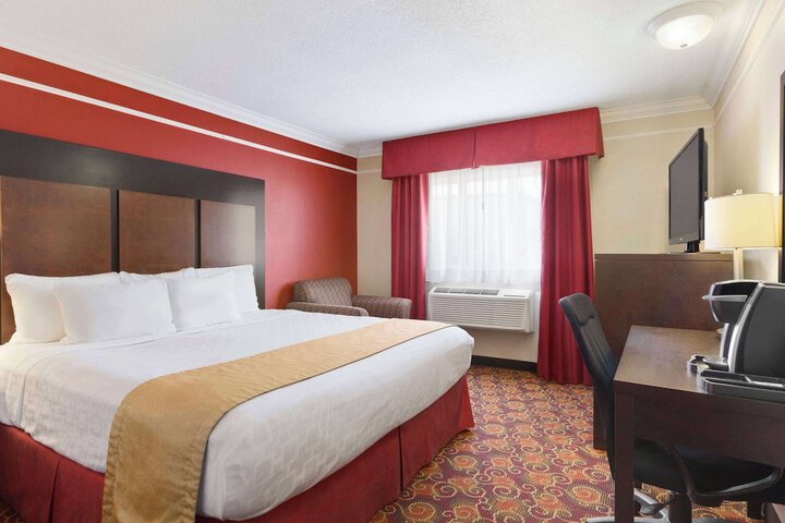 Room 7 of 19