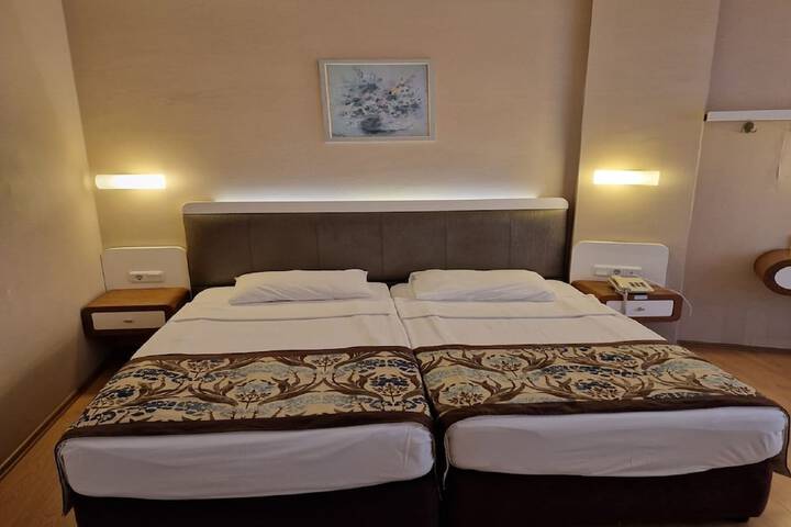 Room 8 of 39