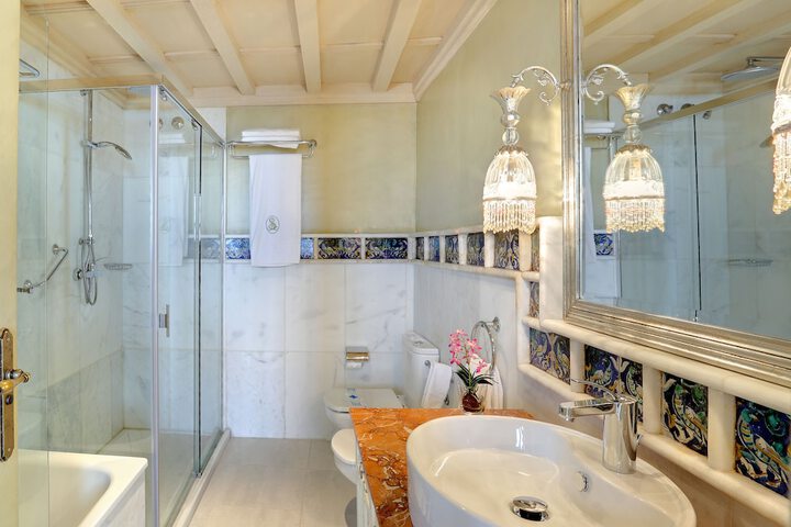 Bathroom Interior Photo