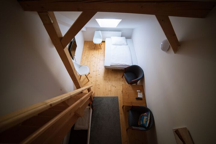 Room 11 of 35