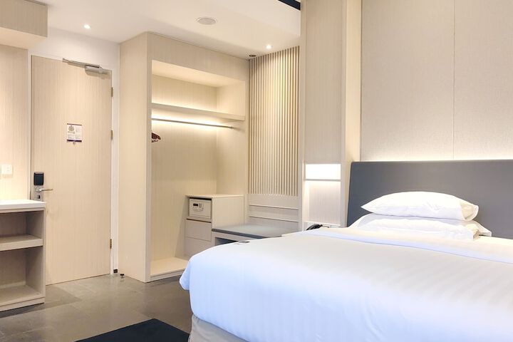 Room 4 of 59
