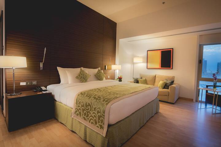 Room 18 of 48