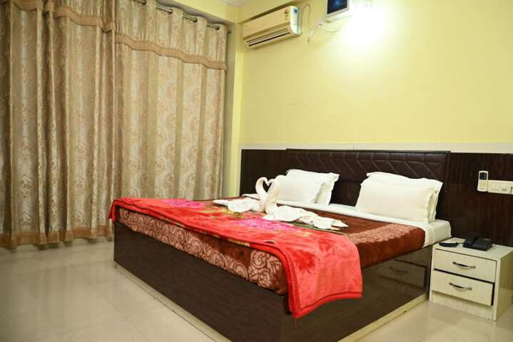 Room 2 of 34