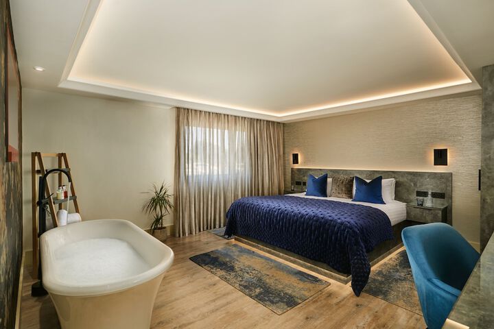 Room 21 of 96