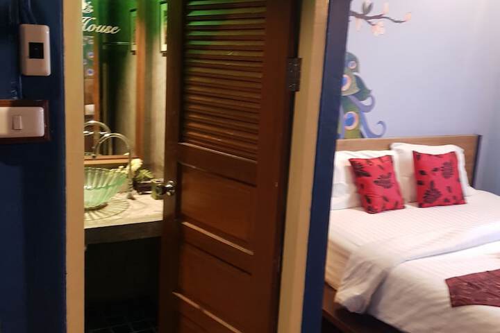 Room 17 of 49