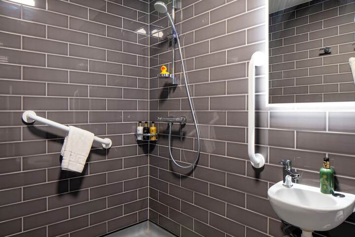 Clean Restrooms