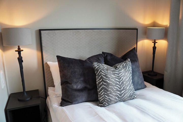 Room 10 of 80