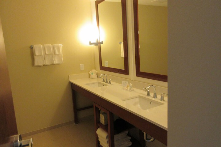 Room 15 of 25