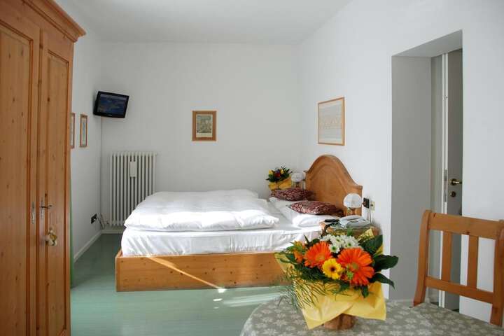 Room 15 of 125
