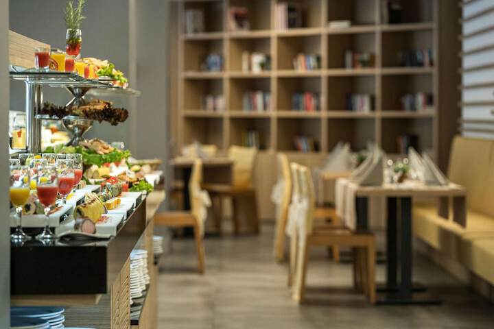 Dining 72 of 121