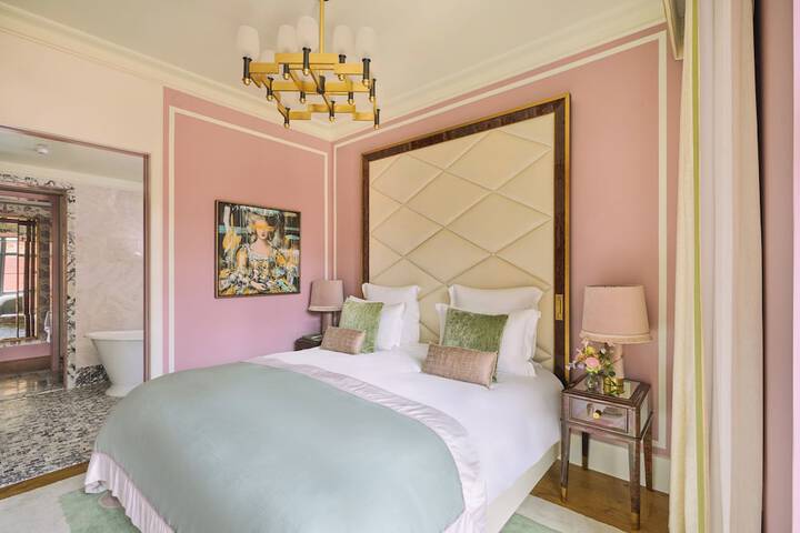 Room 8 of 61
