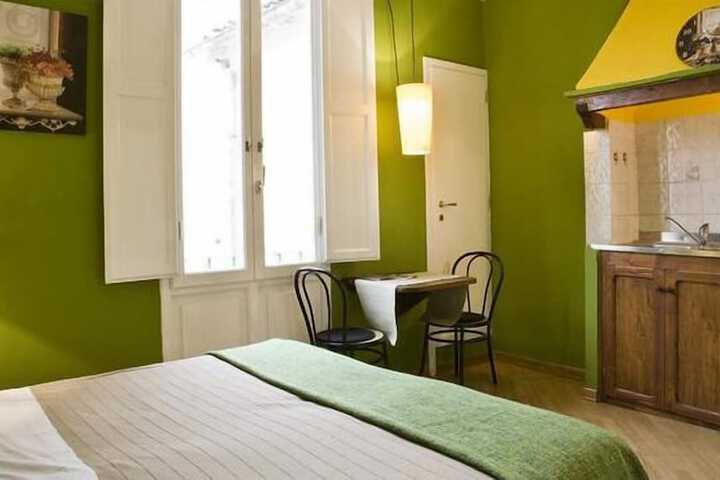 Room 5 of 16