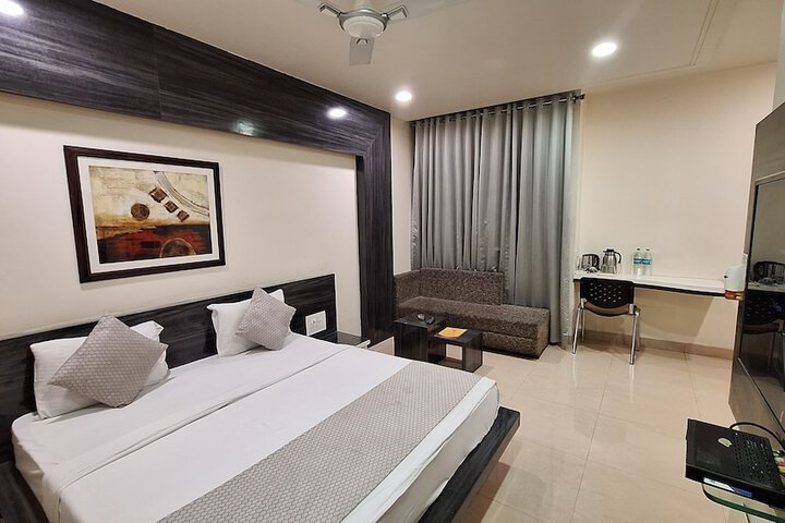 Room 25 of 32