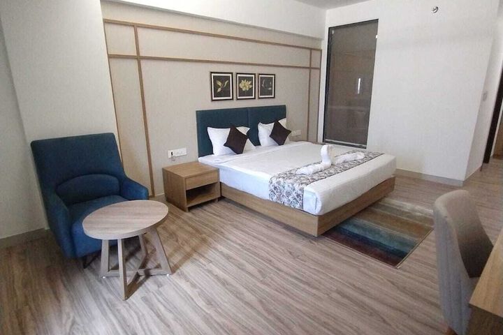 Room 9 of 20