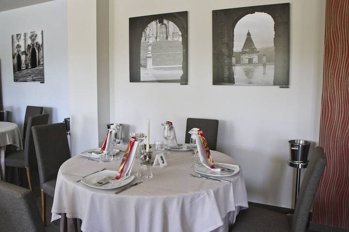 Dining 47 of 59