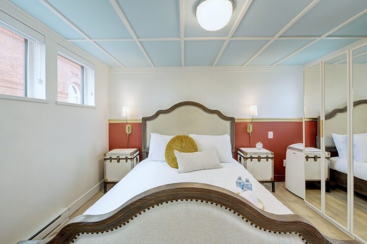 Room 15 of 53
