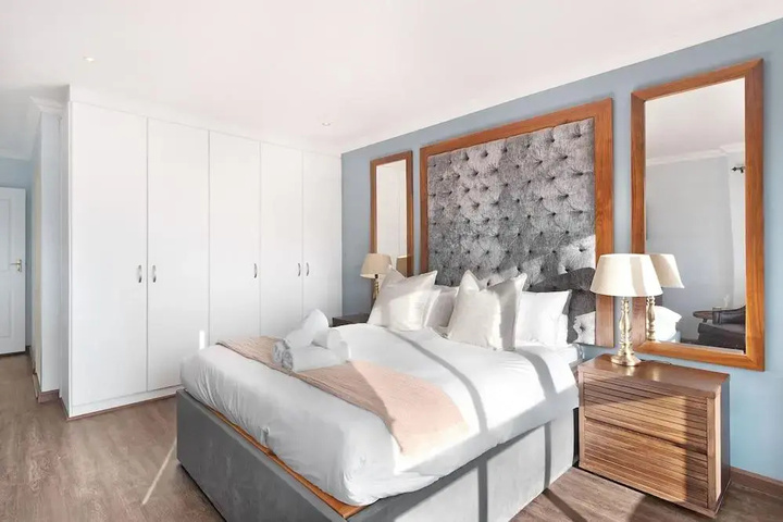 Room 6 of 19