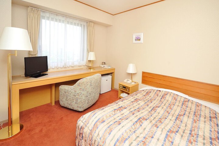 Room 4 of 17