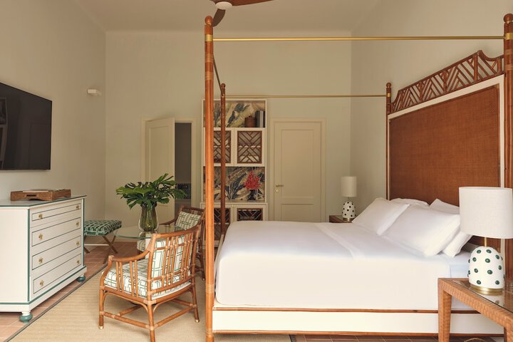 Room 18 of 53