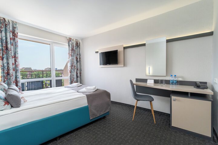 Room 15 of 95