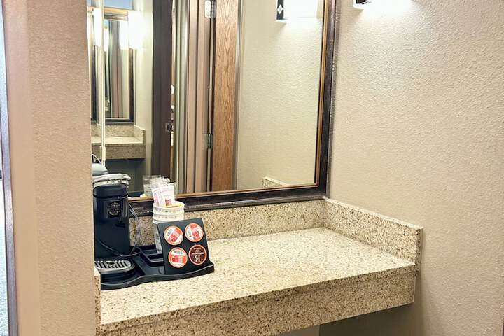 Room 35 of 100
