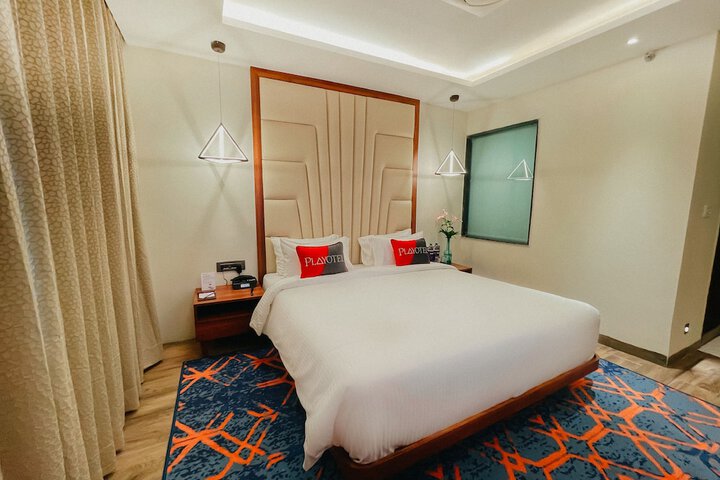 Room 9 of 23