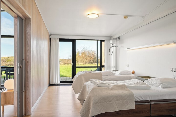 Room 8 of 49