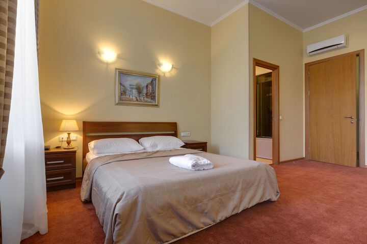 Room 17 of 30
