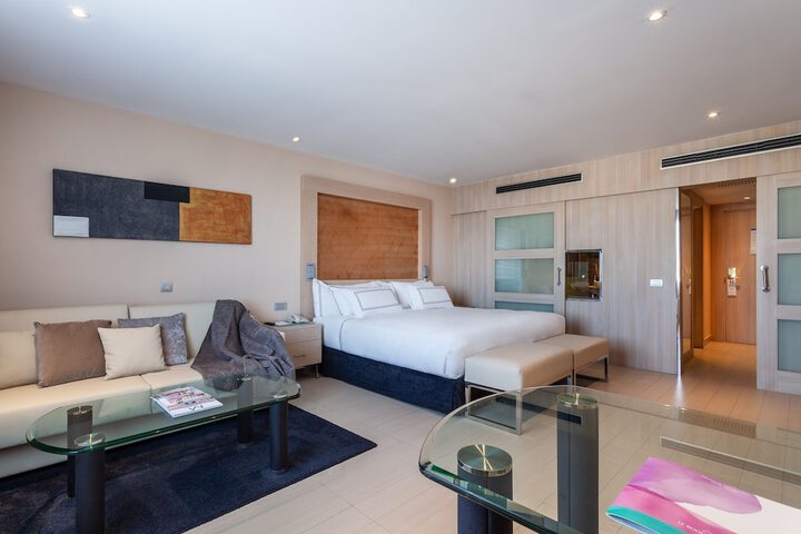 Room 15 of 72