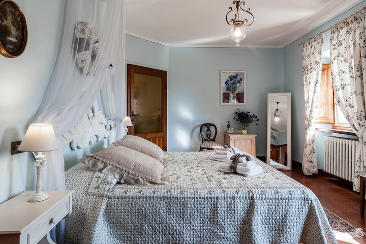 Room 18 of 141