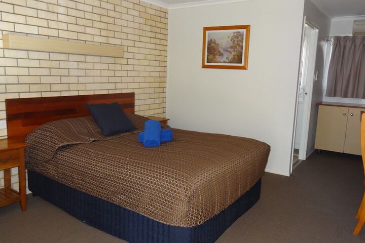 Room 8 of 48